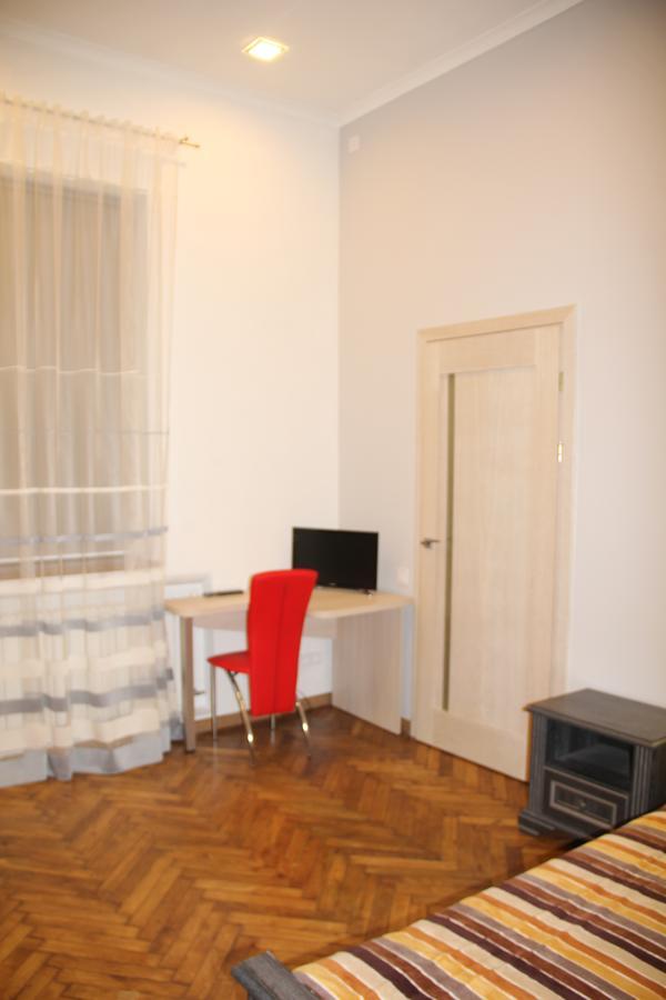 Apartment On Khorvatska Street Lwów Zewnętrze zdjęcie