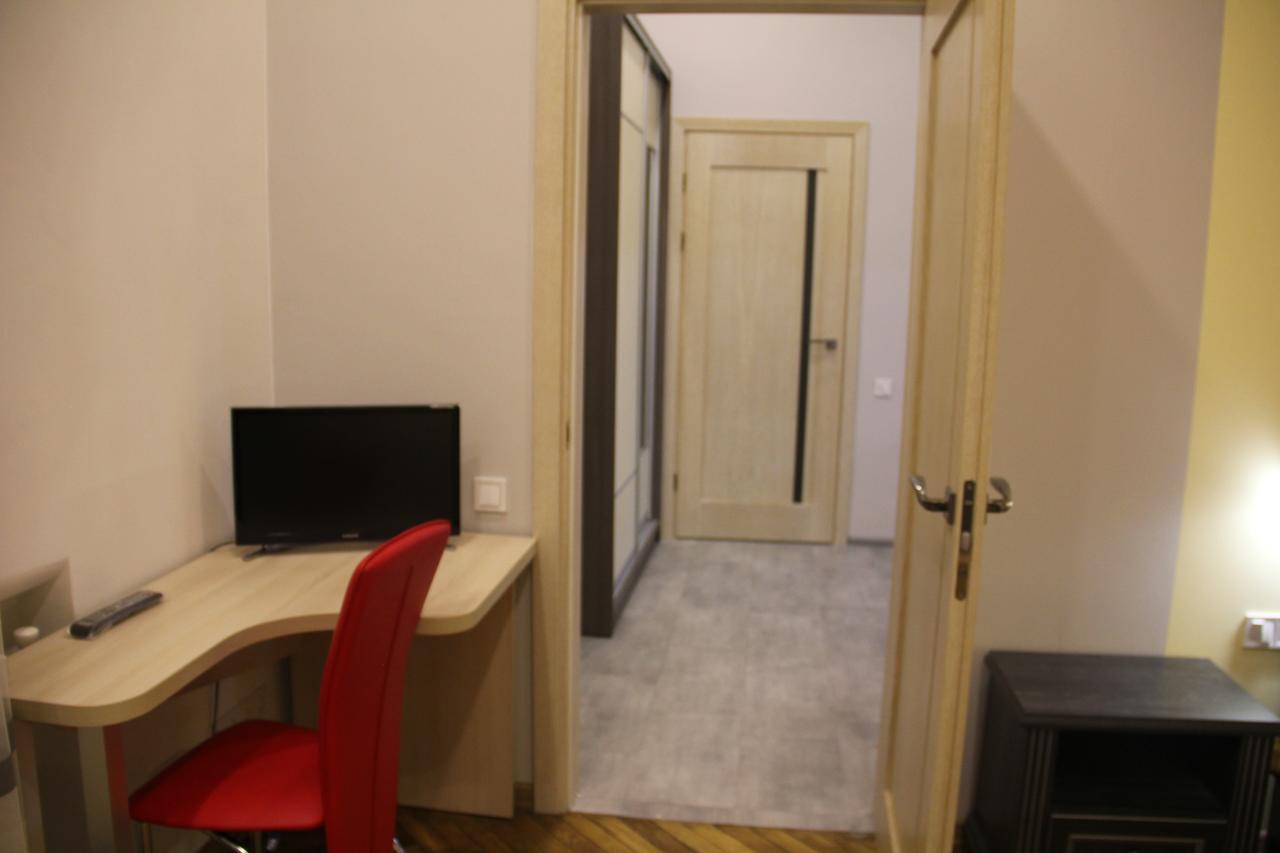 Apartment On Khorvatska Street Lwów Zewnętrze zdjęcie
